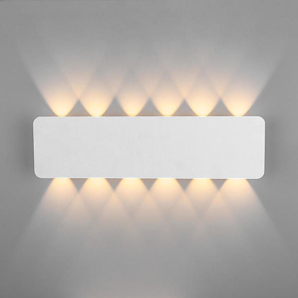 Настенный светильник Elektrostandard Angle 40139/1 LED белый