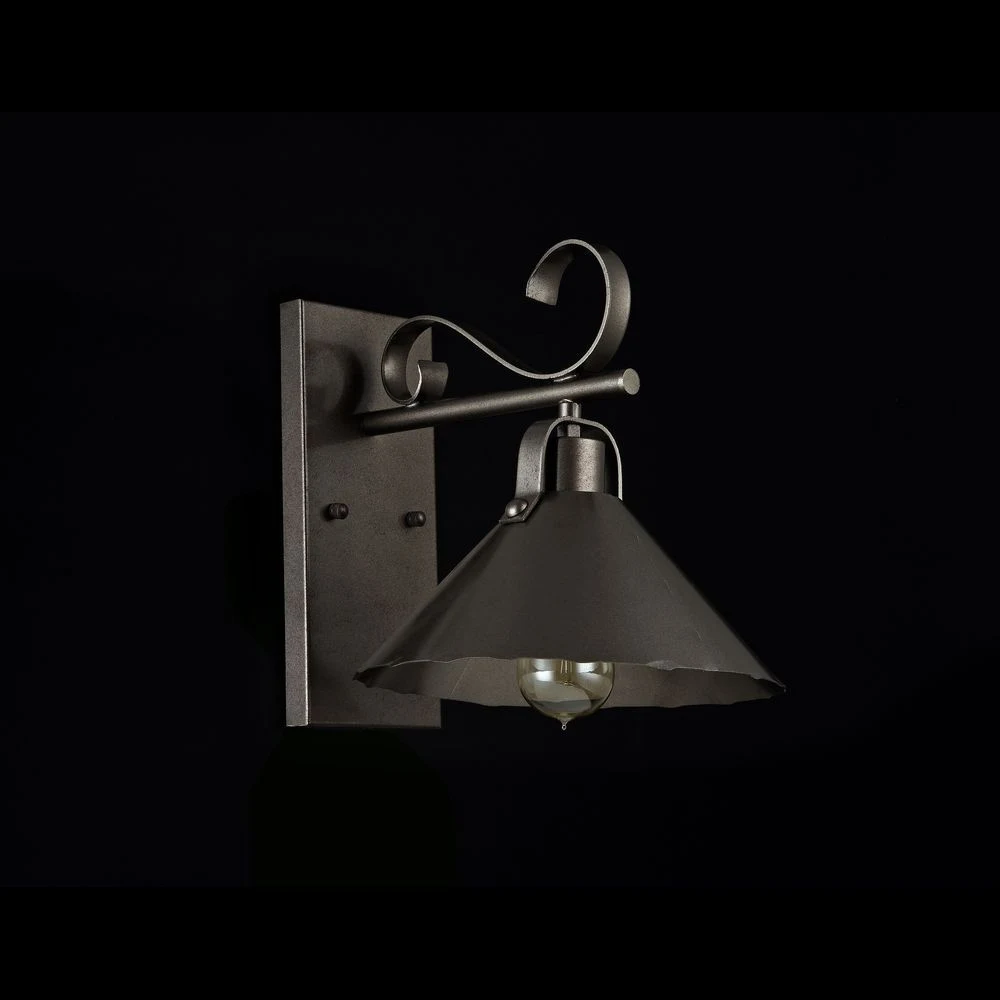 Настенное бра Maytoni Iron H104-01-R