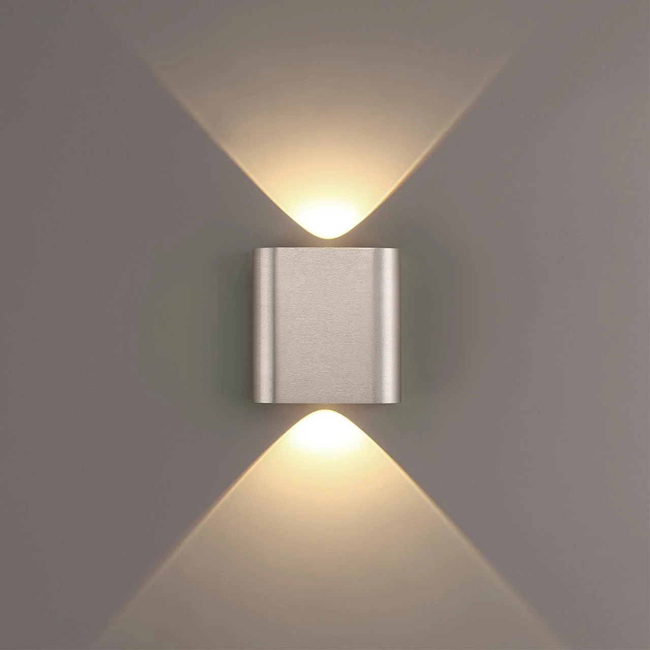 Настенный светильник Odeon Light Magnum 7106/2WL