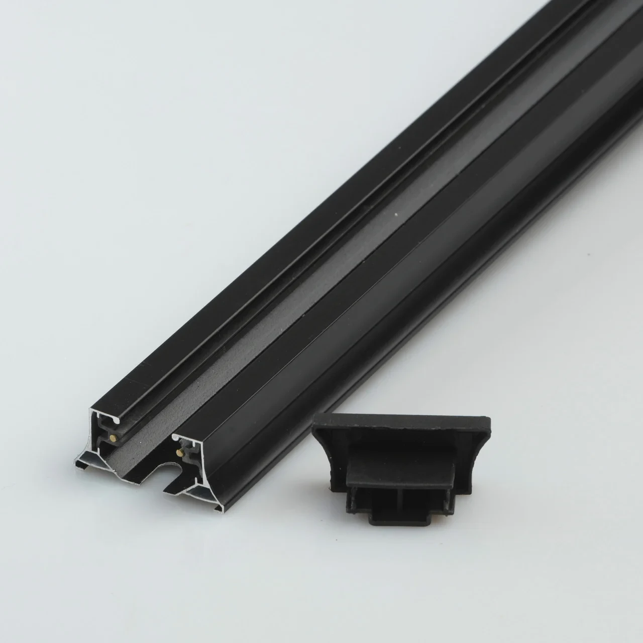 Шинопровод De Markt Трек-система TR 2*1,5M BL