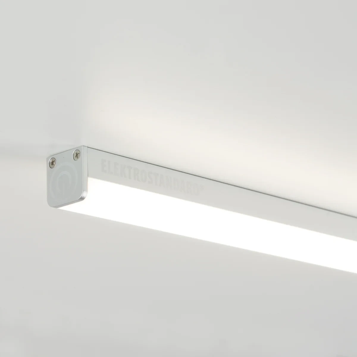 Уличные потолочные Elektrostandard Led Stick Сенсорный Led Stick LST01 12W 4200K 60sm